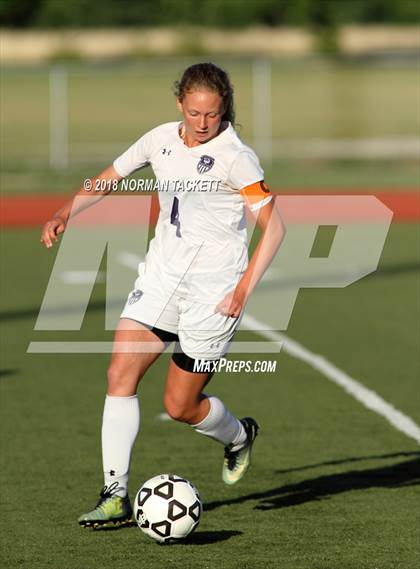 Thumbnail 3 in Louisburg vs. Hayden (KSHSAA 4-1A Semifinal) photogallery.
