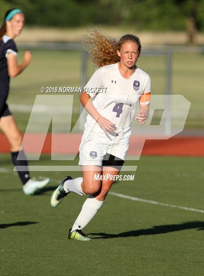 Thumbnail 3 in Louisburg vs. Hayden (KSHSAA 4-1A Semifinal) photogallery.