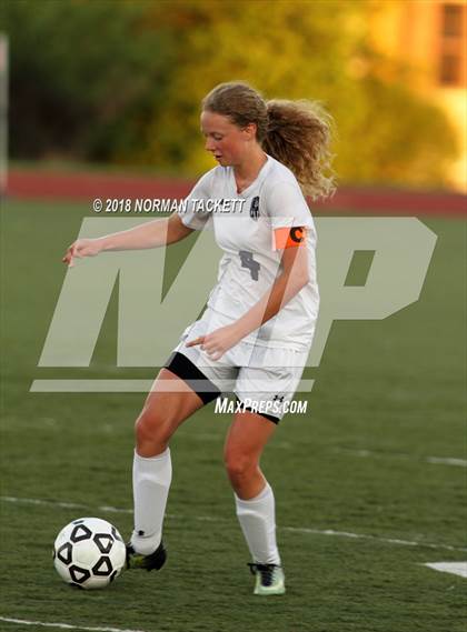 Thumbnail 3 in Louisburg vs. Hayden (KSHSAA 4-1A Semifinal) photogallery.