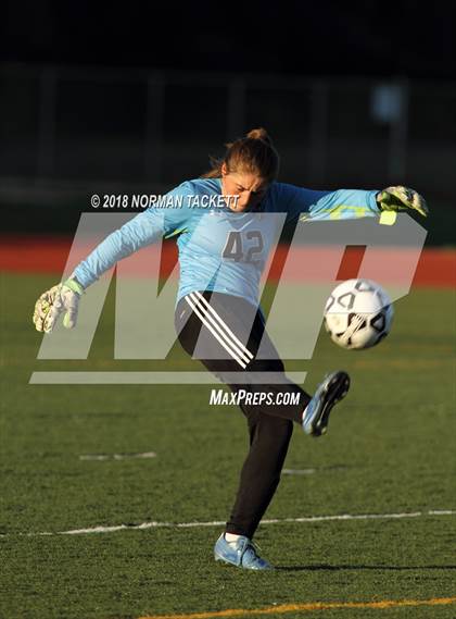 Thumbnail 3 in Louisburg vs. Hayden (KSHSAA 4-1A Semifinal) photogallery.