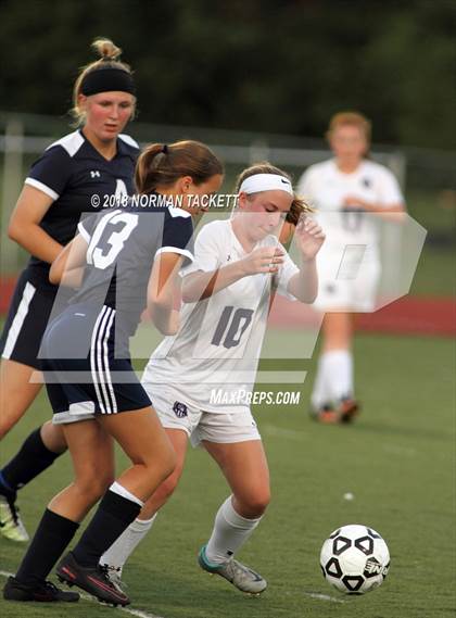 Thumbnail 3 in Louisburg vs. Hayden (KSHSAA 4-1A Semifinal) photogallery.