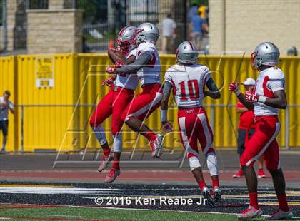 Thumbnail 1 in St. John's vs. Central Catholic (Western Pennsylvania Legends Football Classic) photogallery.