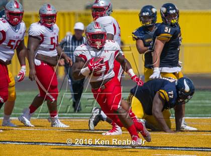 Thumbnail 1 in St. John's vs. Central Catholic (Western Pennsylvania Legends Football Classic) photogallery.