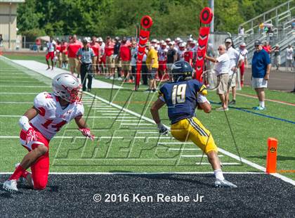 Thumbnail 1 in St. John's vs. Central Catholic (Western Pennsylvania Legends Football Classic) photogallery.