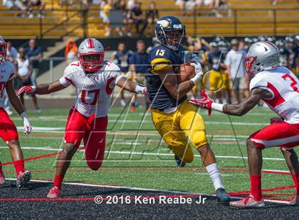 Thumbnail 1 in St. John's vs. Central Catholic (Western Pennsylvania Legends Football Classic) photogallery.