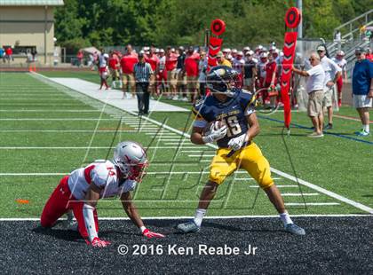 Thumbnail 3 in St. John's vs. Central Catholic (Western Pennsylvania Legends Football Classic) photogallery.