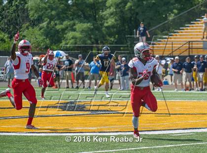 Thumbnail 3 in St. John's vs. Central Catholic (Western Pennsylvania Legends Football Classic) photogallery.