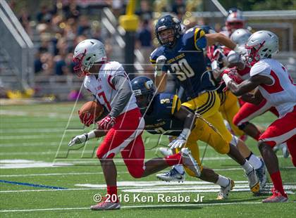 Thumbnail 1 in St. John's vs. Central Catholic (Western Pennsylvania Legends Football Classic) photogallery.