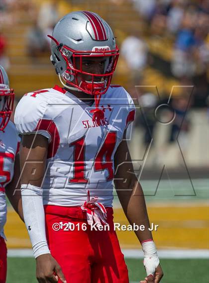 Thumbnail 2 in St. John's vs. Central Catholic (Western Pennsylvania Legends Football Classic) photogallery.