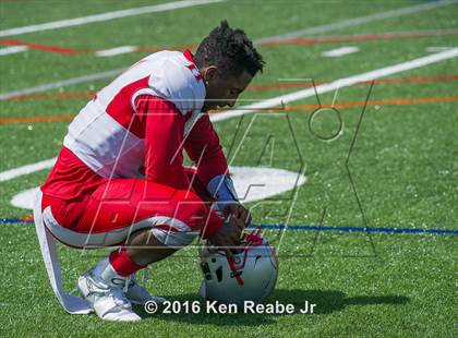 Thumbnail 1 in St. John's vs. Central Catholic (Western Pennsylvania Legends Football Classic) photogallery.