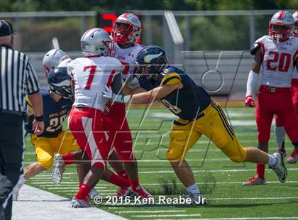 Thumbnail 1 in St. John's vs. Central Catholic (Western Pennsylvania Legends Football Classic) photogallery.