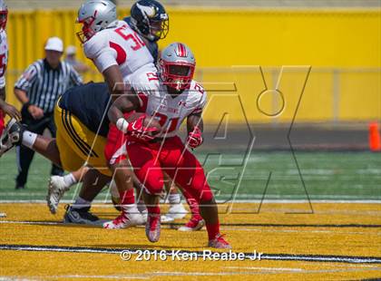 Thumbnail 3 in St. John's vs. Central Catholic (Western Pennsylvania Legends Football Classic) photogallery.