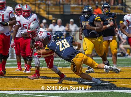 Thumbnail 1 in St. John's vs. Central Catholic (Western Pennsylvania Legends Football Classic) photogallery.