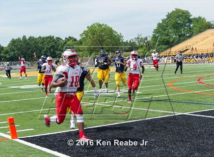 Thumbnail 3 in St. John's vs. Central Catholic (Western Pennsylvania Legends Football Classic) photogallery.