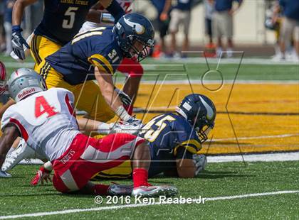 Thumbnail 2 in St. John's vs. Central Catholic (Western Pennsylvania Legends Football Classic) photogallery.