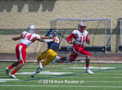 Thumbnail 2 in St. John's vs. Central Catholic (Western Pennsylvania Legends Football Classic) photogallery.