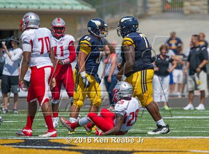 Thumbnail 2 in St. John's vs. Central Catholic (Western Pennsylvania Legends Football Classic) photogallery.