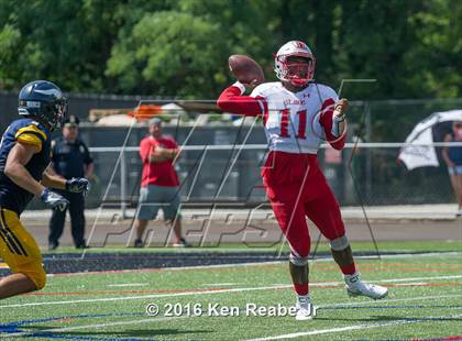 Thumbnail 2 in St. John's vs. Central Catholic (Western Pennsylvania Legends Football Classic) photogallery.