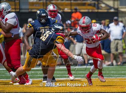 Thumbnail 3 in St. John's vs. Central Catholic (Western Pennsylvania Legends Football Classic) photogallery.