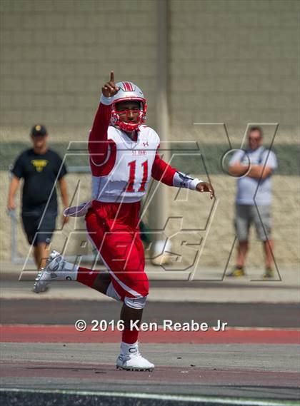 Thumbnail 3 in St. John's vs. Central Catholic (Western Pennsylvania Legends Football Classic) photogallery.