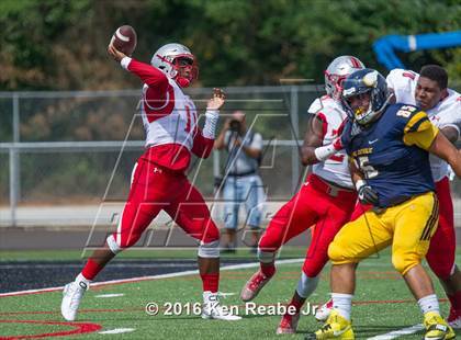 Thumbnail 2 in St. John's vs. Central Catholic (Western Pennsylvania Legends Football Classic) photogallery.