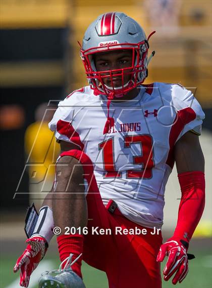 Thumbnail 3 in St. John's vs. Central Catholic (Western Pennsylvania Legends Football Classic) photogallery.