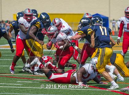 Thumbnail 1 in St. John's vs. Central Catholic (Western Pennsylvania Legends Football Classic) photogallery.