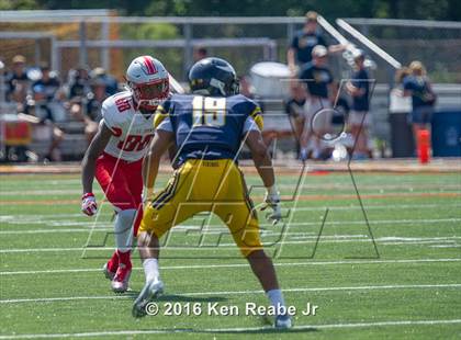 Thumbnail 3 in St. John's vs. Central Catholic (Western Pennsylvania Legends Football Classic) photogallery.