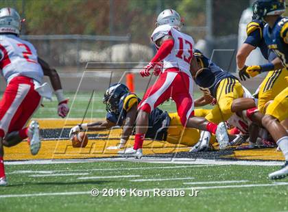 Thumbnail 2 in St. John's vs. Central Catholic (Western Pennsylvania Legends Football Classic) photogallery.