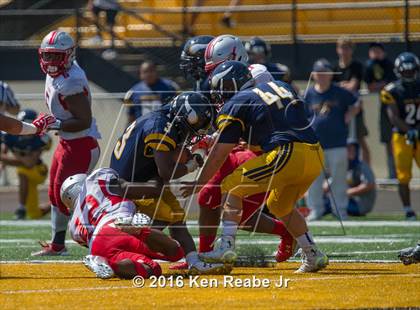 Thumbnail 3 in St. John's vs. Central Catholic (Western Pennsylvania Legends Football Classic) photogallery.