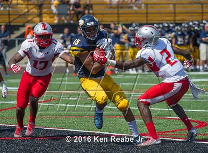 Thumbnail 2 in St. John's vs. Central Catholic (Western Pennsylvania Legends Football Classic) photogallery.