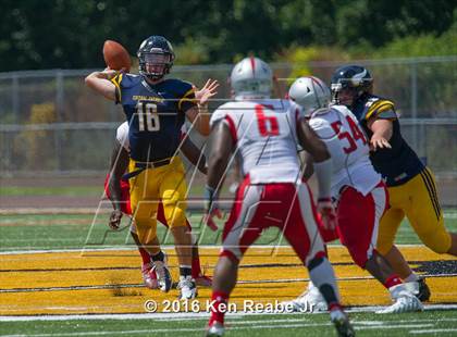 Thumbnail 1 in St. John's vs. Central Catholic (Western Pennsylvania Legends Football Classic) photogallery.