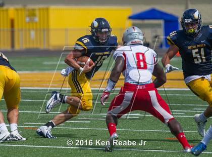 Thumbnail 1 in St. John's vs. Central Catholic (Western Pennsylvania Legends Football Classic) photogallery.