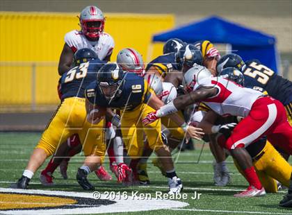 Thumbnail 1 in St. John's vs. Central Catholic (Western Pennsylvania Legends Football Classic) photogallery.