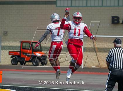 Thumbnail 1 in St. John's vs. Central Catholic (Western Pennsylvania Legends Football Classic) photogallery.