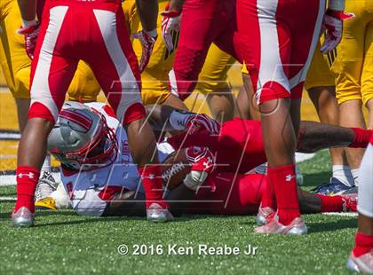 Thumbnail 1 in St. John's vs. Central Catholic (Western Pennsylvania Legends Football Classic) photogallery.