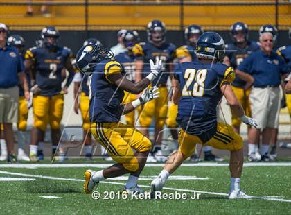 Thumbnail 2 in St. John's vs. Central Catholic (Western Pennsylvania Legends Football Classic) photogallery.