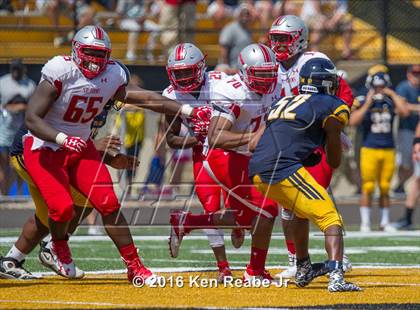 Thumbnail 2 in St. John's vs. Central Catholic (Western Pennsylvania Legends Football Classic) photogallery.