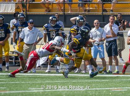 Thumbnail 3 in St. John's vs. Central Catholic (Western Pennsylvania Legends Football Classic) photogallery.