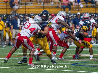 Thumbnail 3 in St. John's vs. Central Catholic (Western Pennsylvania Legends Football Classic) photogallery.