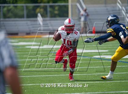 Thumbnail 1 in St. John's vs. Central Catholic (Western Pennsylvania Legends Football Classic) photogallery.
