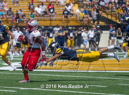 Thumbnail 3 in St. John's vs. Central Catholic (Western Pennsylvania Legends Football Classic) photogallery.