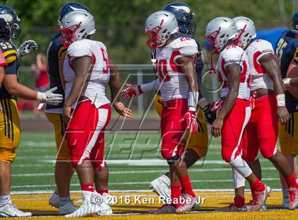 Thumbnail 1 in St. John's vs. Central Catholic (Western Pennsylvania Legends Football Classic) photogallery.