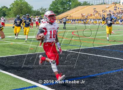 Thumbnail 1 in St. John's vs. Central Catholic (Western Pennsylvania Legends Football Classic) photogallery.