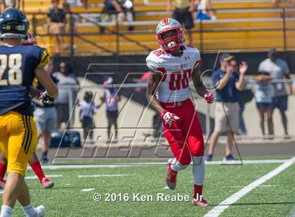 Thumbnail 1 in St. John's vs. Central Catholic (Western Pennsylvania Legends Football Classic) photogallery.