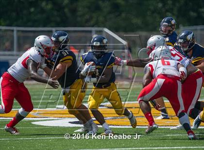 Thumbnail 3 in St. John's vs. Central Catholic (Western Pennsylvania Legends Football Classic) photogallery.