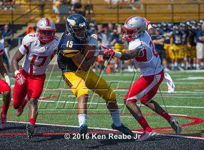 Thumbnail 3 in St. John's vs. Central Catholic (Western Pennsylvania Legends Football Classic) photogallery.