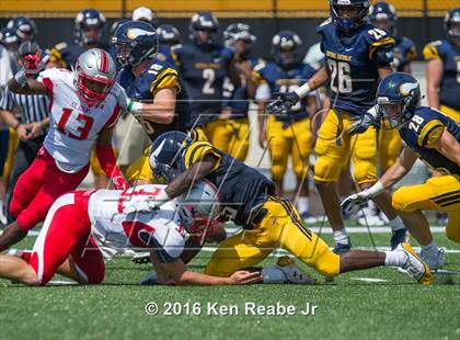 Thumbnail 2 in St. John's vs. Central Catholic (Western Pennsylvania Legends Football Classic) photogallery.