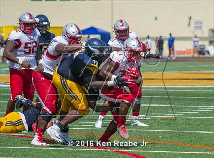 Thumbnail 2 in St. John's vs. Central Catholic (Western Pennsylvania Legends Football Classic) photogallery.