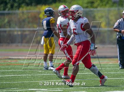 Thumbnail 1 in St. John's vs. Central Catholic (Western Pennsylvania Legends Football Classic) photogallery.